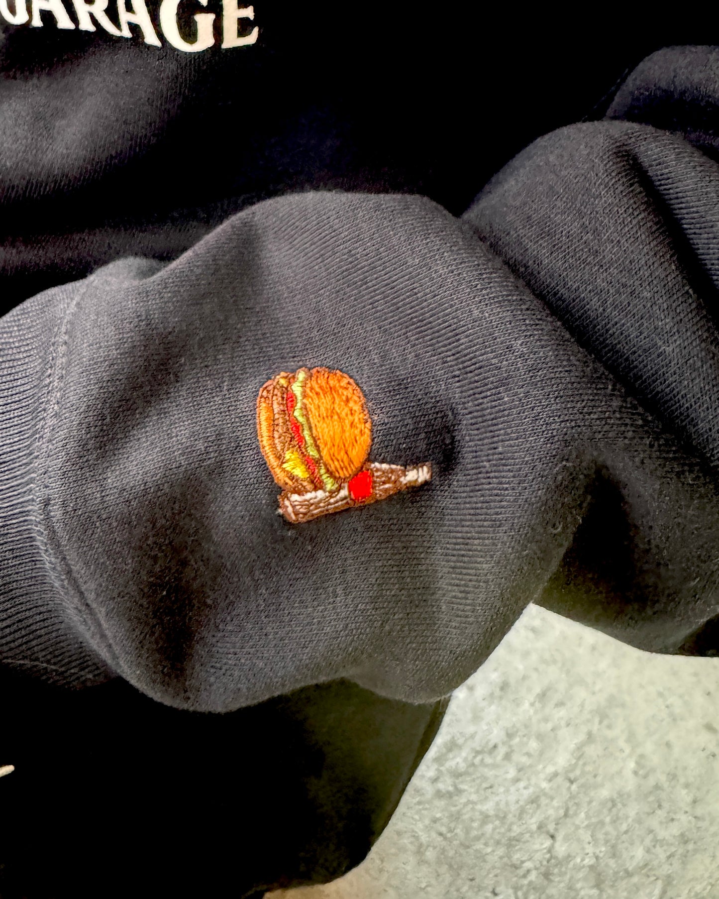 B&C FRONT LOGO HOODIE BLK